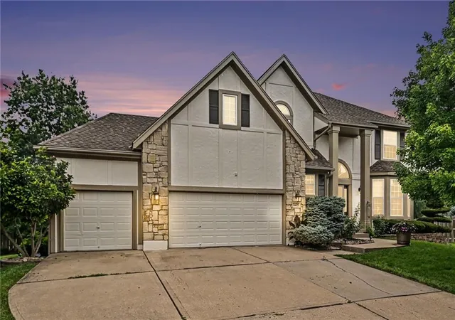 1st image of 14425 S Blackfeather St, Olathe, KS 66062 | MLS# 2623888