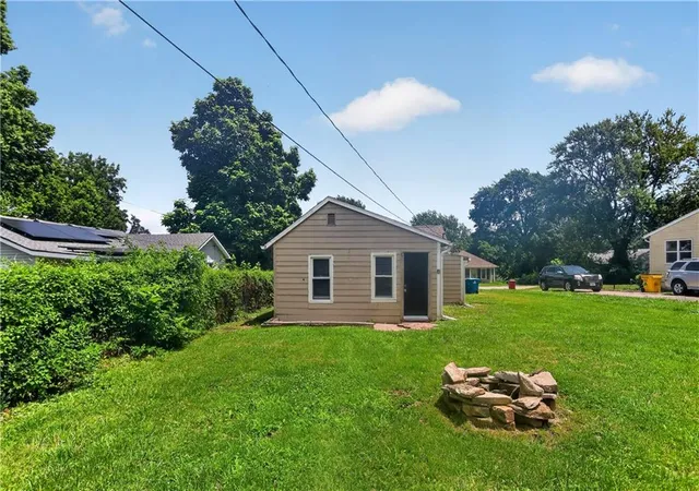 31st image of 816 S Logan Ave, Independence, MO 64050 | MLS# 2623900