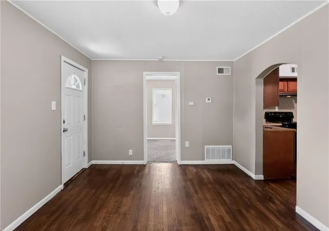 5th image of 816 S Logan Ave, Independence, MO 64050 | MLS# 2623900