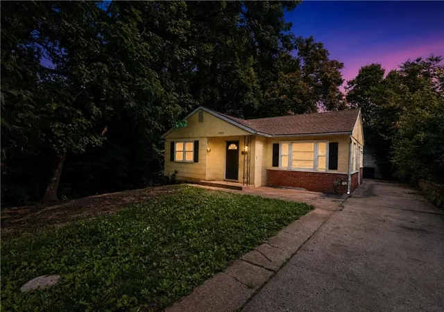 4th image of 1322 E 82Nd St, Kansas City, MO 64131 | MLS# 2623917