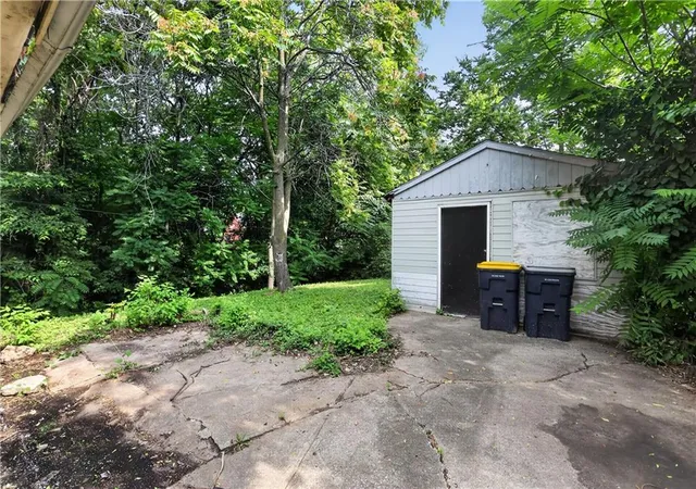 5th image of 1322 E 82Nd St, Kansas City, MO 64131 | MLS# 2623917