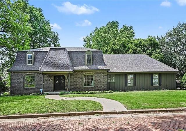 2nd image of 137 E Elm St, Troy, KS 66087 | MLS# 2623930
