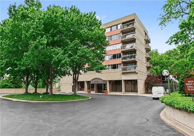 Photo 1 of Sale Pending at 2525 Main St #314, Kansas City, MO 64108 | MLS# 2623933 | Listing updated on 2026-10-08