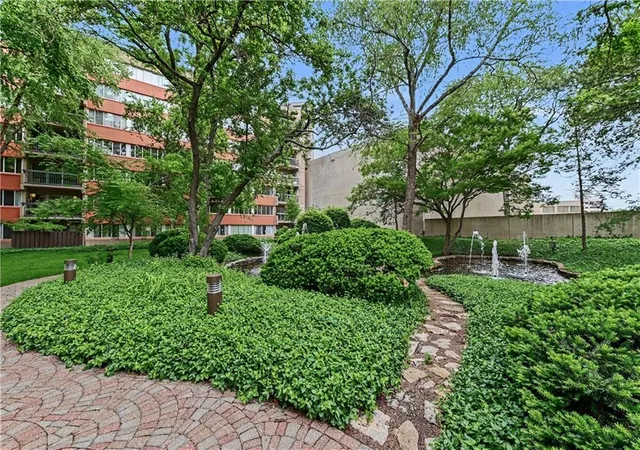 Photo 2 of Sale Pending at 2525 Main St #314, Kansas City, MO 64108 | MLS# 2623933 | Listing updated on 2026-10-08