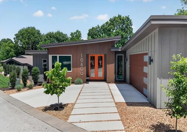 2nd image of 10600 Chateau Ln, Kansas City, MO 64152 | MLS# 2623934