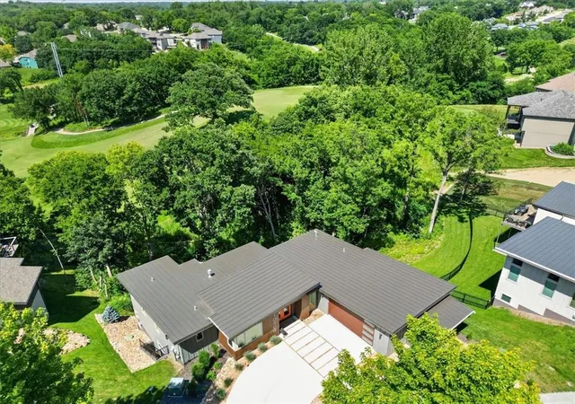 1st image of 10600 Chateau Ln, Kansas City, MO 64152 | MLS# 2623934