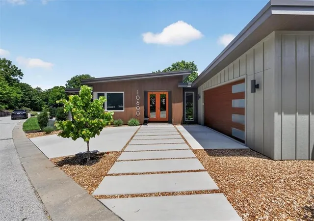 5th image of 10600 Chateau Ln, Kansas City, MO 64152 | MLS# 2623934