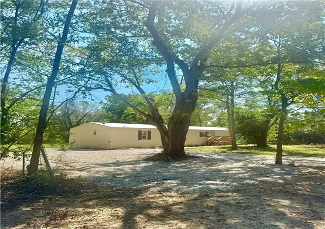 Photo 3 of Sale Pending at 2924 Dune Rd, Odessa, MO 64076 | MLS# 2623939 | Listing updated on 2026-09-26