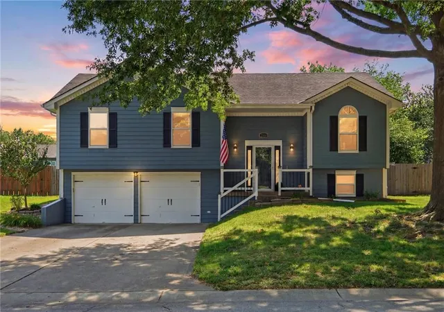 Homes for sale in Lees Summit, MO | 1013 Se Wingate Ct, Lees Summit, MO 64081 | MLS# 2623949