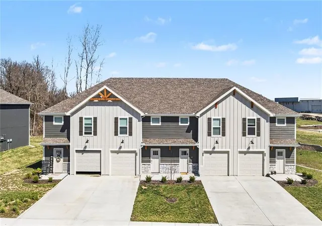 Homes for sale in Odessa, MO | 504 Pine Dr, Odessa, MO 64076 | MLS# 2623951