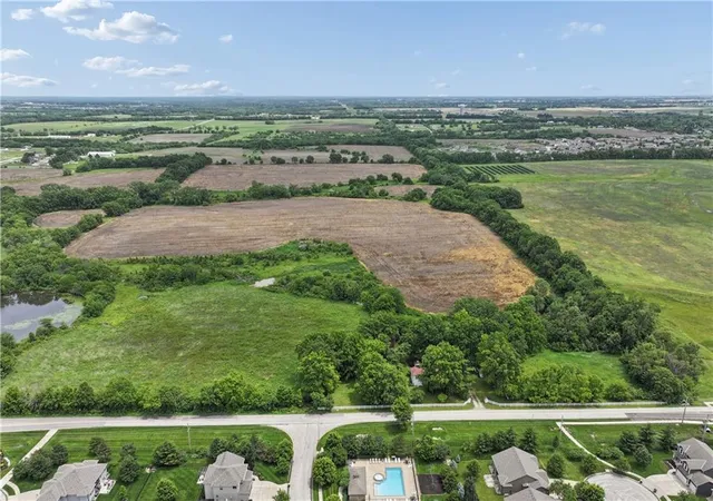 5th image of 19411 S Ridgeview Rd, Spring Hill, KS 66083 | MLS# 2623976