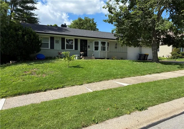 1st image of 3528 Ne 49th St, Kansas City, MO 64119 | MLS# 2623991