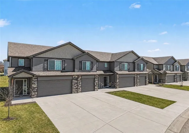 1st image of 1500 Ne Shale Ct, Grain Valley, MO 64029 | MLS# 2624000
