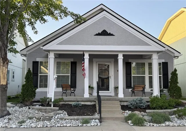 Homes for sale in North Kansas City, MO | 508 E 29th Ave, North Kansas City, MO 64116 | MLS# 2624015