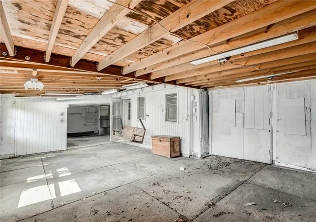 Photo 4 of Single family home for sale at 352 N 32nd Street, Kansas City, KS 66102 | MLS# 2624018 | Listing updated on 2026-08-25