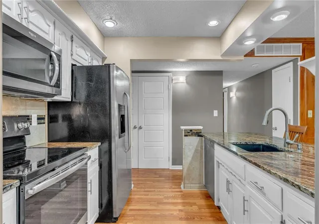 5th image of 2904 Belle Haven Dr, Lawrence, KS 66046 | MLS# 2624030