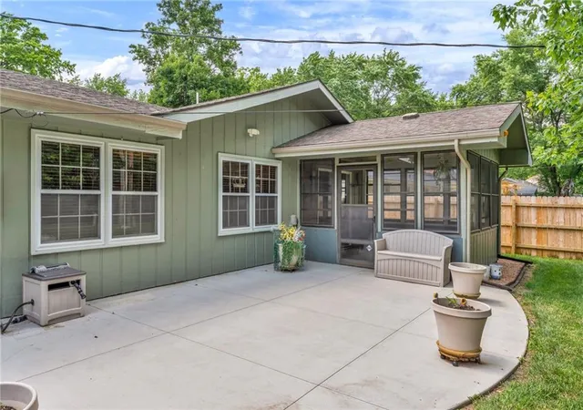 3rd image of 2904 Belle Haven Dr, Lawrence, KS 66046 | MLS# 2624030