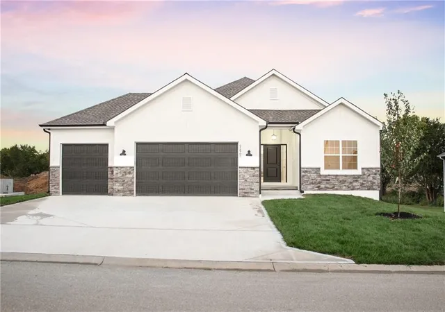 Photo 1 of Single family home for sale at 22912 S Ridgeview Dr, Peculiar, MO 64078 | MLS# 2624041 | Listing updated on 2026-09-25