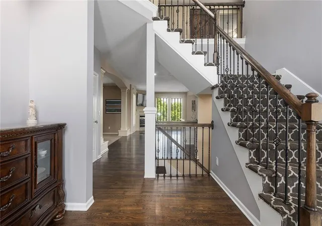 3rd image of 212 Ne Hidden Ridge Ln, Lees Summit, MO 64064 | MLS# 2624047
