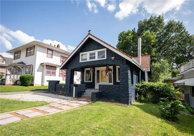 Photo 3 of Single family home for sale at 1105 Laurel Ave, Kansas City, KS 66104 | MLS# 2624057 | Listing updated on 2026-09-30