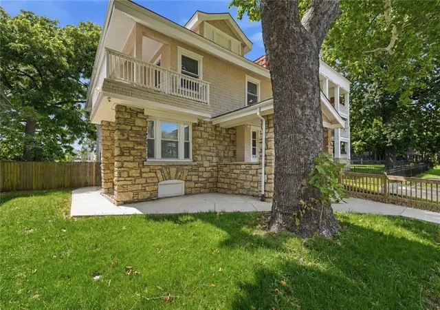 Photo 2 of Multi family home for sale at 3836 Wyandotte St, Kansas City, MO 64111 | MLS# 2624066 | Listing updated on 2026-08-19