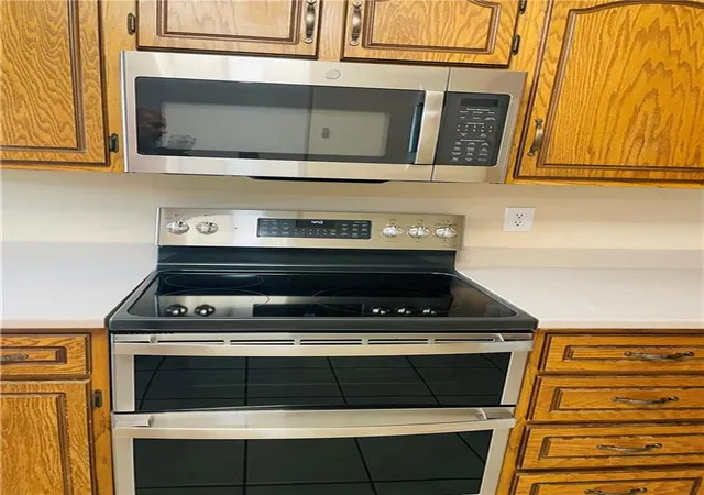 Photo 3 of Single family home for sale at 933 Park Ave, Leavenworth, KS 66048 | MLS# 2624074 | Listing updated on 2026-10-03