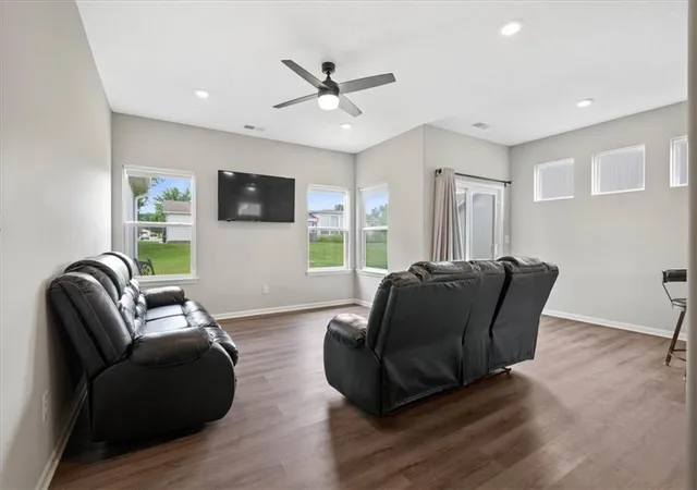 4th image of 407 Ne Sycamore Ct, Oak Grove, MO 64075 | MLS# 2624075