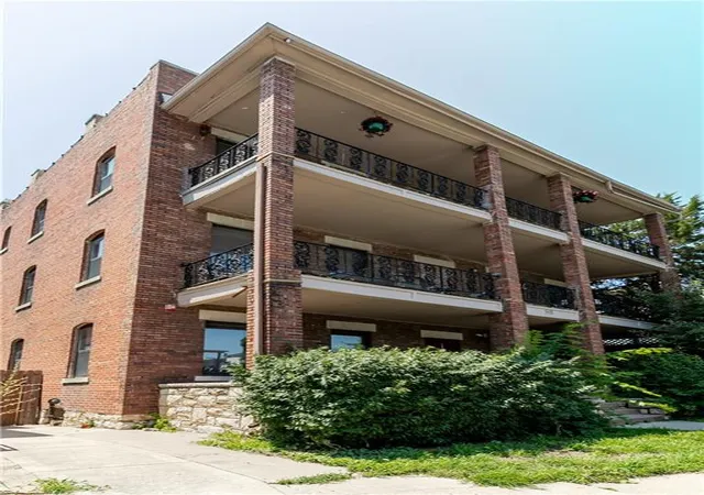 Homes for sale in Kansas City, MO | 512 Troost Ave, Kansas City, MO 64106 | MLS# 2624098
