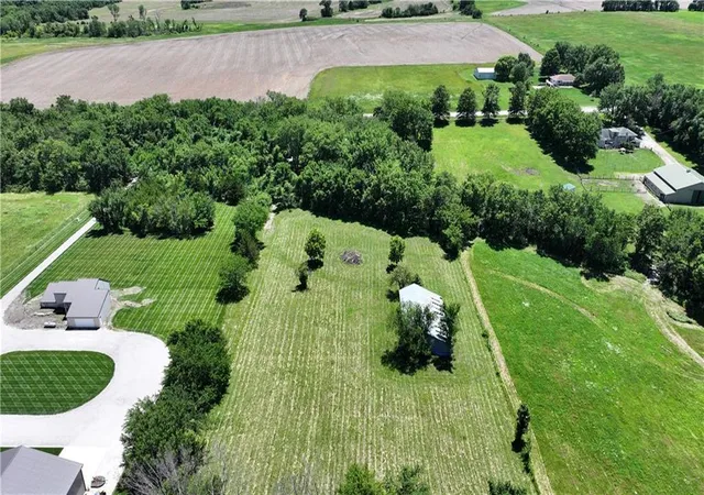 2nd image of 26870 W 199th St, Gardner, KS 66030 | MLS# 2624107
