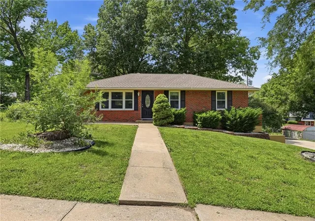 Photo 1 of Sale Pending at 8506 Maple Ave, Raytown, MO 64138 | MLS# 2624113 | Listing updated on 2026-09-04