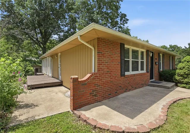 Photo 3 of Sale Pending at 8506 Maple Ave, Raytown, MO 64138 | MLS# 2624113 | Listing updated on 2026-09-04
