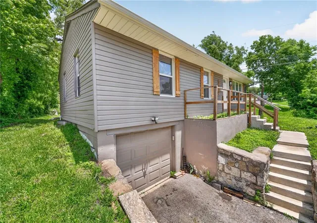 3rd image of 4814 Richmond Ave, Kansas City, KS 66102 | MLS# 2624115