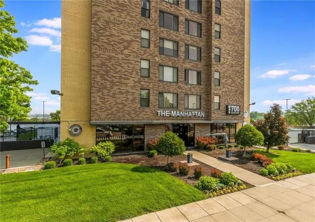 Photo 2 of Condo for sale at 700 E 8th Street #14D, Kansas City, MO 64106 | MLS# 2624138 | Listing updated on 2026-06-06