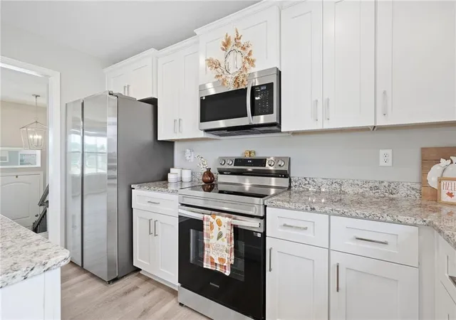 Photo 4 of Single family home for sale at 700 Summer Dawn Cir, Belton, MO 64012 | MLS# 2624148 | Listing updated on 2026-09-22