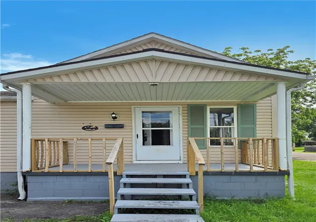 Homes for sale in Lexington, MO | 2101 Jefferson St, Lexington, MO 64067 | MLS# 2624154