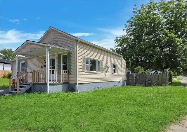 Homes for sale in Lexington, MO | 2101 Jefferson St, Lexington, MO 64067 | MLS# 2624154
