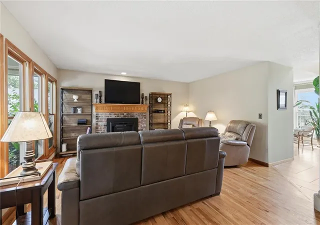 Homes for sale in Lawrence, KS | 1117 Williamsburg Ct, Lawrence, KS 66049 | MLS# 2624155