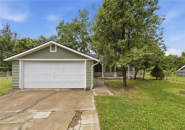 1st image of 1046 S 79th Ter, Kansas City, KS 66111 | MLS# 2624180