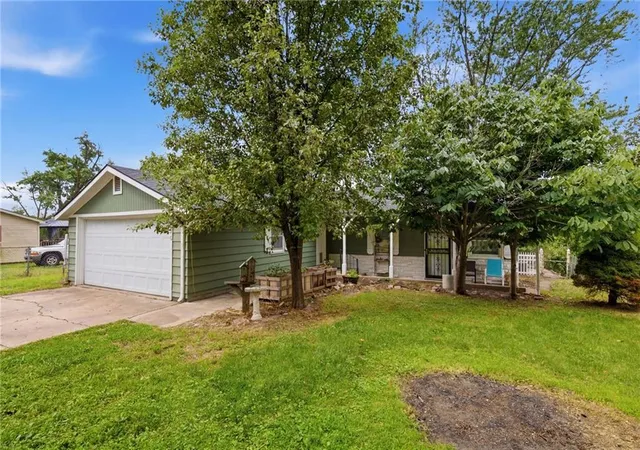 3rd image of 1046 S 79Th Ter, Kansas City, KS 66111 | MLS# 2624180
