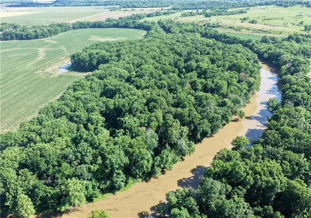 3rd image of 1300 Road Road, Fredonia, KS 66736 | MLS# 2624182