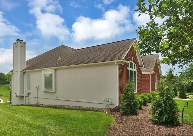 Photo 4 of Sale Pending at 14509 Howe Dr, Leawood, KS 66224 | MLS# 2624194 | Listing updated on 2026-10-21