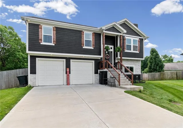 Homes for sale in Trimble, MO | 613 Dolinger Ct, Trimble, MO 64492 | MLS# 2624199