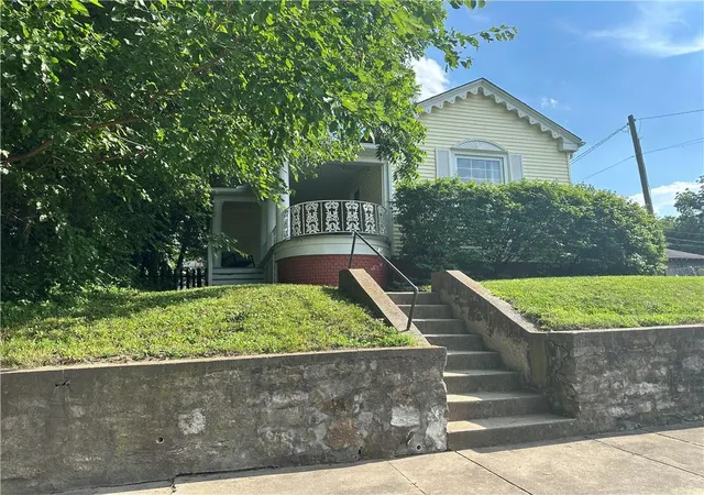 Homes for sale in Lexington, MO | 1501 Franklin Ave, Lexington, MO 64067 | MLS# 2624207