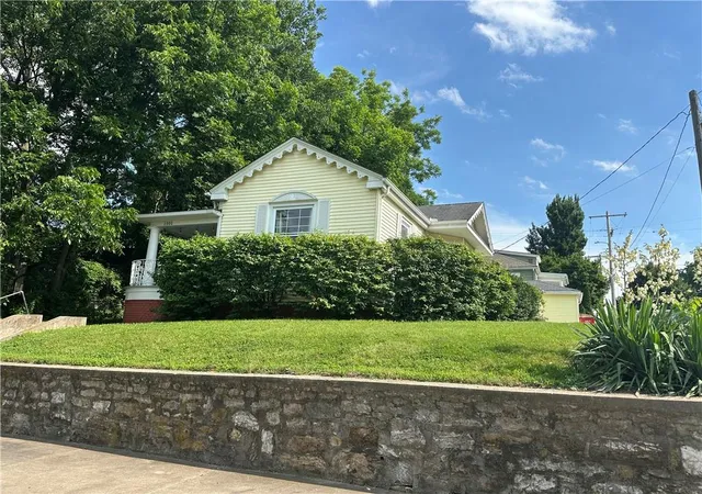 Homes for sale in Lexington, MO | 1501 Franklin Ave, Lexington, MO 64067 | MLS# 2624207
