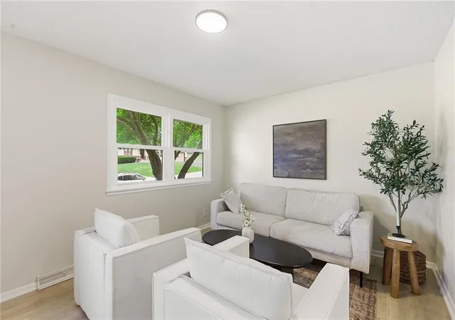 5th image of 7745 Yecker Ave, Kansas City, KS 66109 | MLS# 2624227
