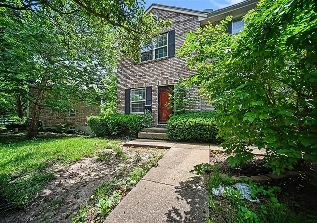 Photo 3 of Sale Pending at 8017 E 88th Street, Kansas City, MO 64138 | MLS# 2624231 | Listing updated on 2026-08-31