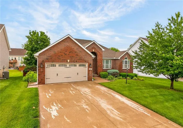 Homes for sale in Saint Joseph, MO | 4503 S Wilshire Dr, Saint Joseph, MO 64506 | MLS# 2624252
