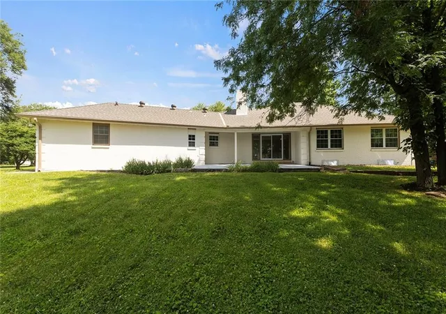 Homes for sale in Shawnee, KS | 10505 W 49th St, Shawnee, KS 66203 | MLS# 2624292