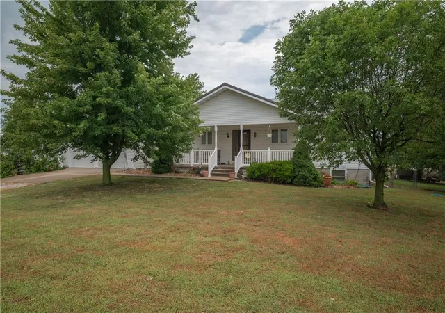 Homes for sale in Lamar, MO | 619 V Hwy, Lamar, MO 64759 | MLS# 2624301