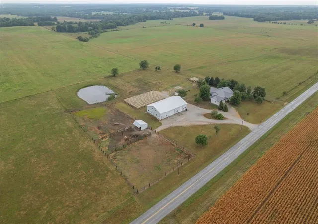 Homes for sale in Lamar, MO | 619 V Hwy, Lamar, MO 64759 | MLS# 2624301